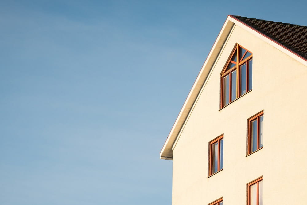 Wohnhaus als Symbol für illegale Untervermietung, Mietbetrug und immobilienbezogene Ermittlungen durch die Detektei Fahtz.